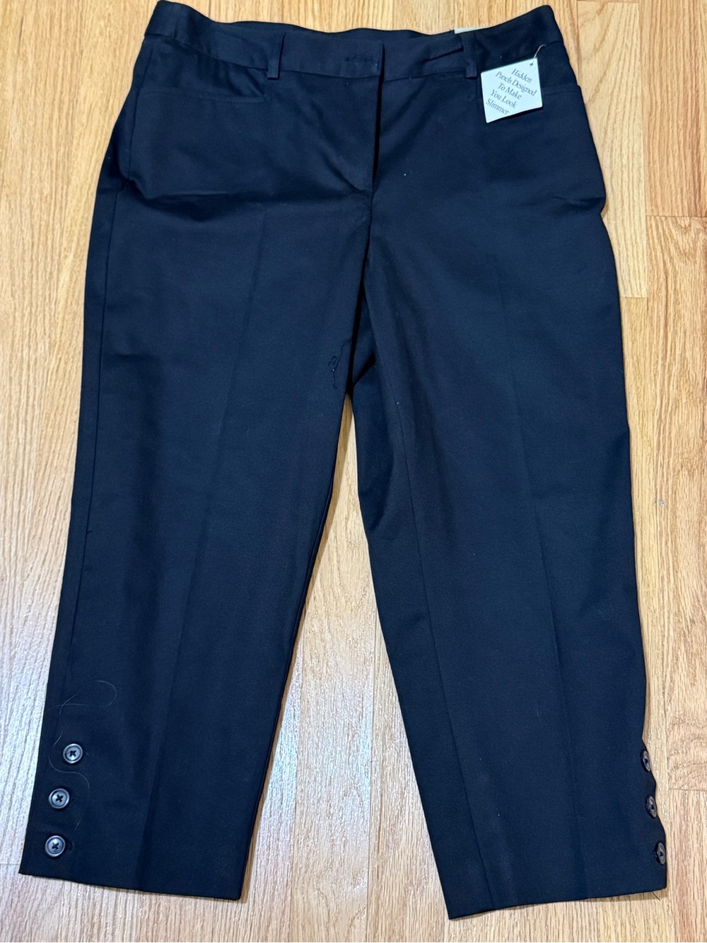 Women’s Studio Works Black Capri Dress Pants with Button Cuff, Size 6P, BNWT